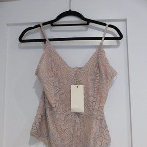 Vera & Lucy	NWT Petite Scallop Edge Lace Lined Bodysuit